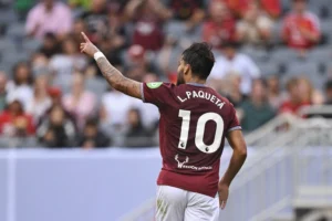 Trio da Premier League faz contato por Lucas Paquetá na reta final da transferência; West Ham estipula preço