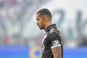 Vasco busca seus primeiros pontos no Brasileirão contra o Sport sem Paulo Henrique