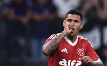 Verifique a disputa entre Internacional e Flamengo