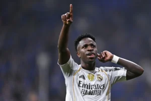 "Vini Jr. recupera a fúria": jornal destaca atuação de Vinicius após sair do banco em vitória do Real