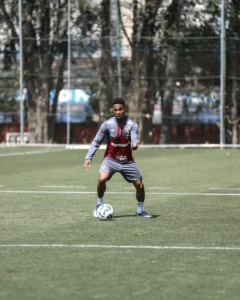 Wendell se Recupera e Treina para Confronto com o Cruzeiro