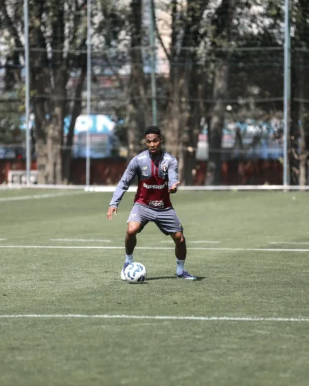 Wendell se Recupera e Treina para Confronto com o Cruzeiro