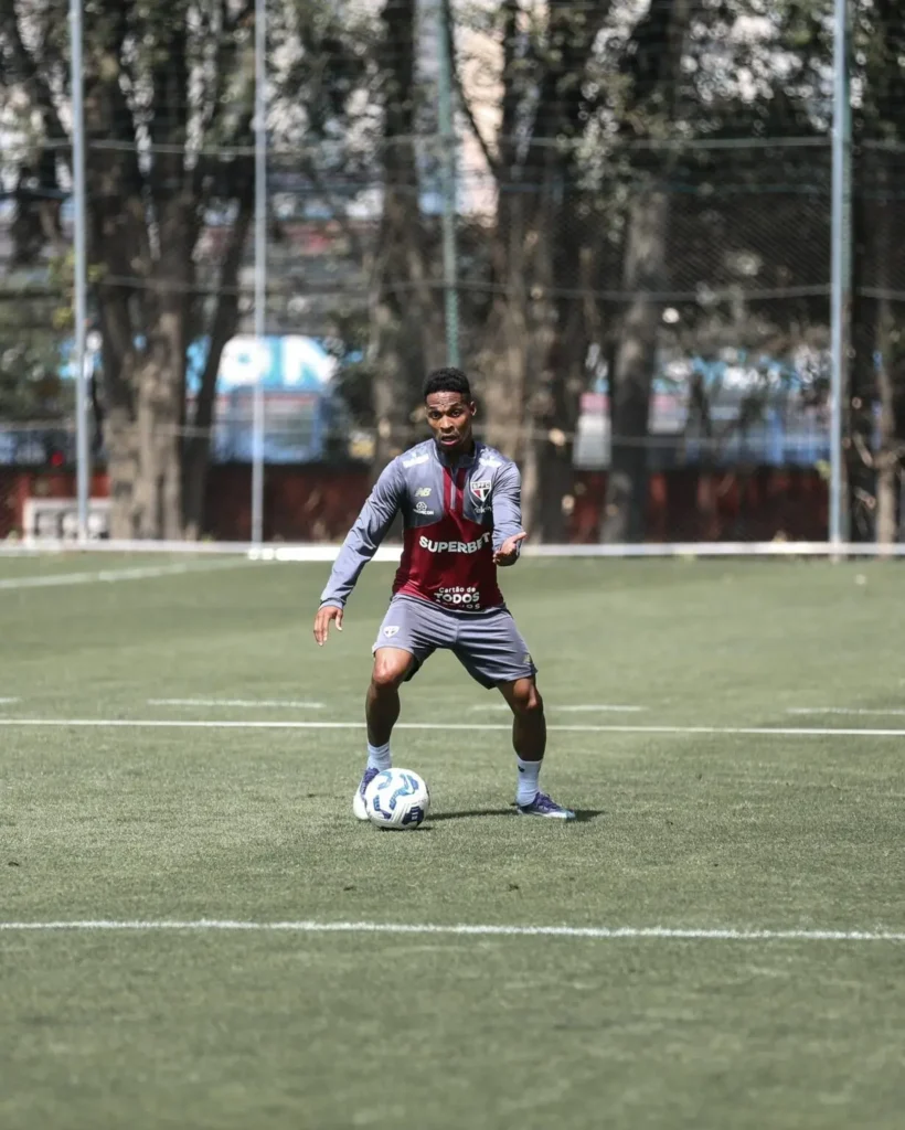 Wendell se Recupera e Treina para Confronto com o Cruzeiro