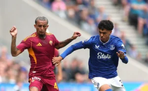 Wesley, Ex-Flamenguista, é Criticado Após Jogo da Roma diante do Everton: "A Imprecisão Continua"