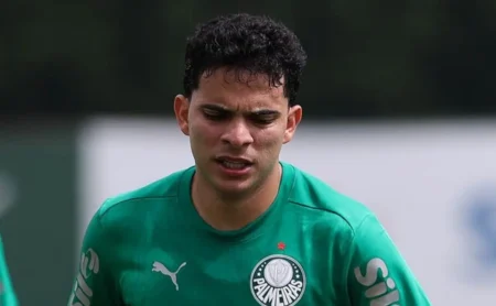 Abel quer utilizar Bruno Rodrigues como centroavante no Palmeiras em 2026