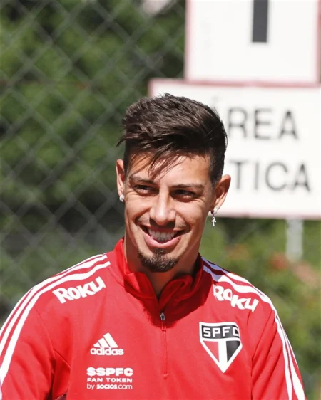 O São Paulo Negocia Novamente o Retorno do Meia-Atacante Emiliano Rigoni