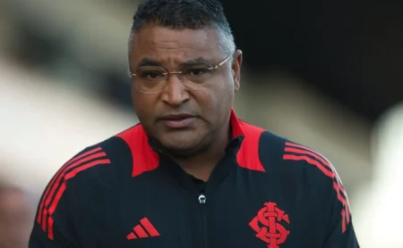 Roger Machado inflama o elenco do Internacional com discurso para reconquistar a torcida