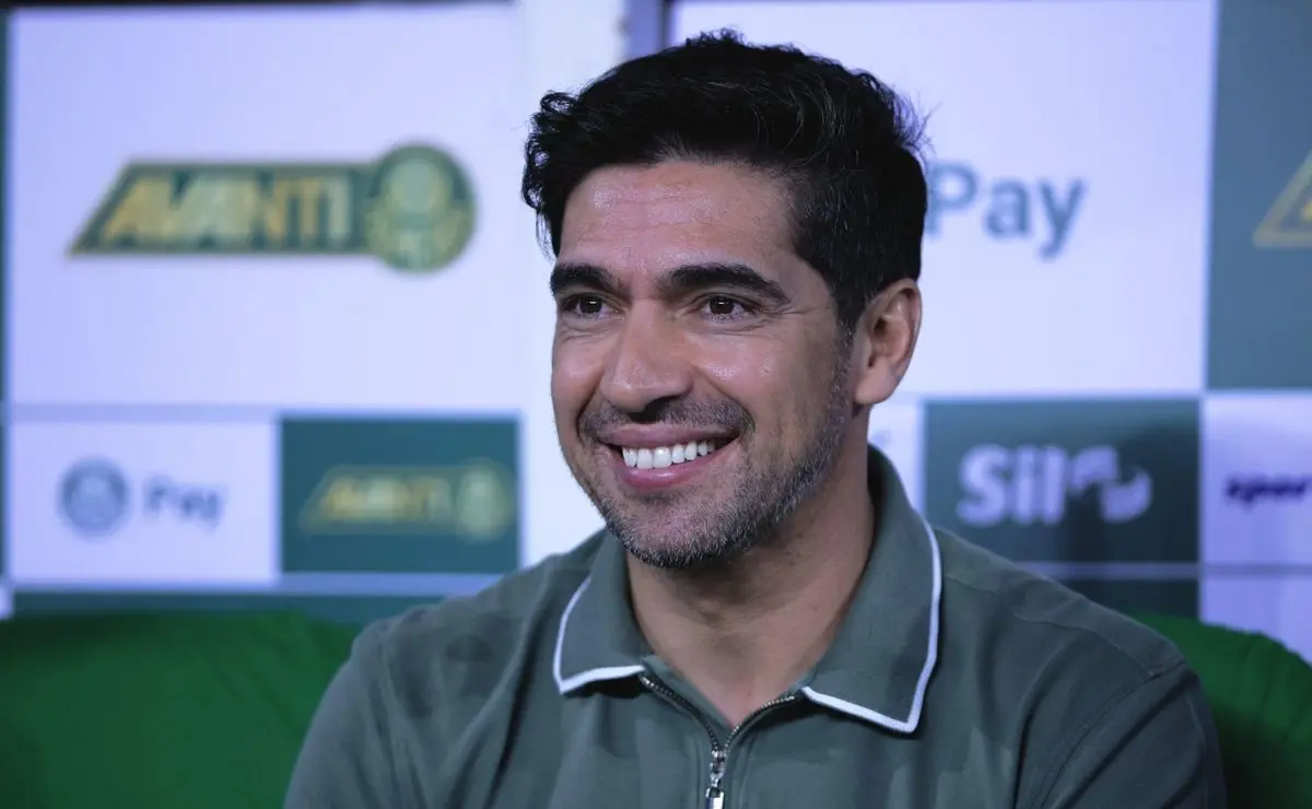 Abel Ferreira adapta Palmeiras com variações táticas e faz Vitor Roque brilhar novamente Abel Ferreira adapta Palmeiras com variações táticas e faz Vitor Roque brilhar novamente