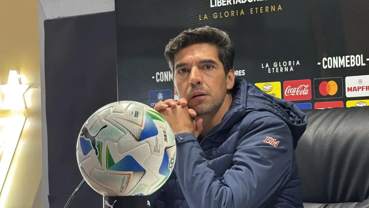 Abel lamenta revés do Palmeiras e aposta na virada: "Se alguém pode reverter, somos nós"