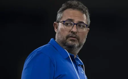 Alexandre Mattos já pensa em 2027 e quer definir saídas antes de contratar novos reforços Alexandre Mattos já pensa em 2027 e quer definir saídas antes de contratar novos reforços
