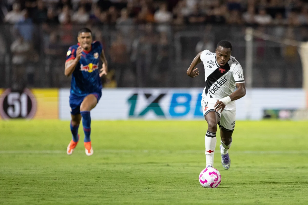 Andrés Gómez: 90 minutos, nova assistência e aprovação na estreia pelo Vasco