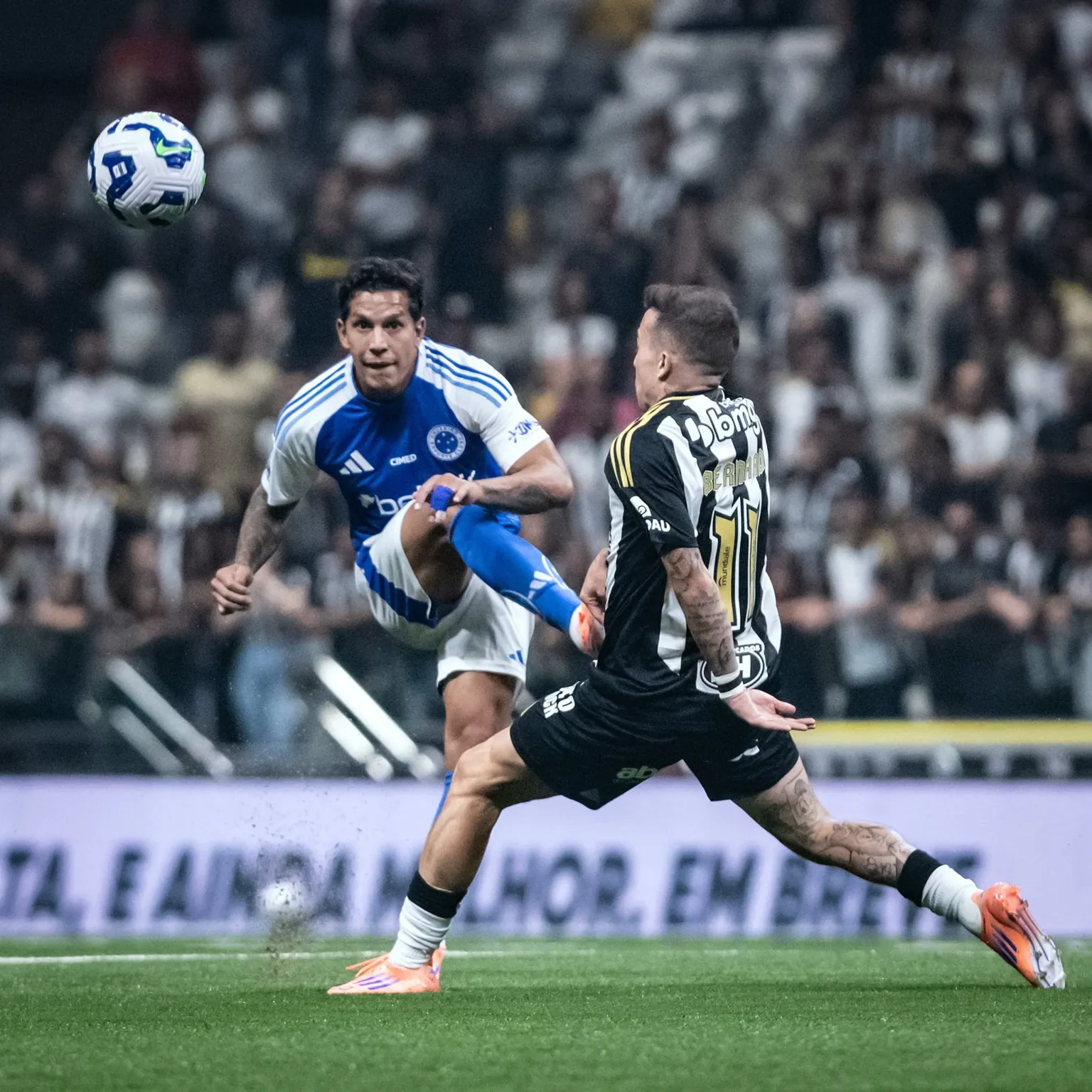 Análise: Contextos de campo e tabela oferecem perspectivas diferentes para avaliar o empate no clássico