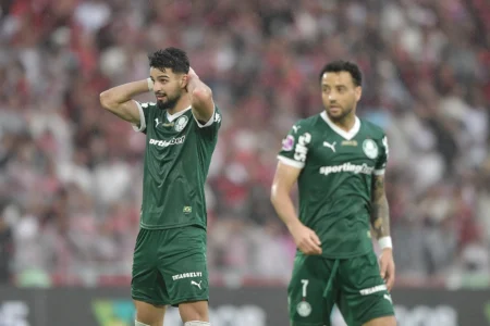 Análise: Erros individuais comprometem a liderança, mas Palmeiras também encontra pontos positivos contra o Fla