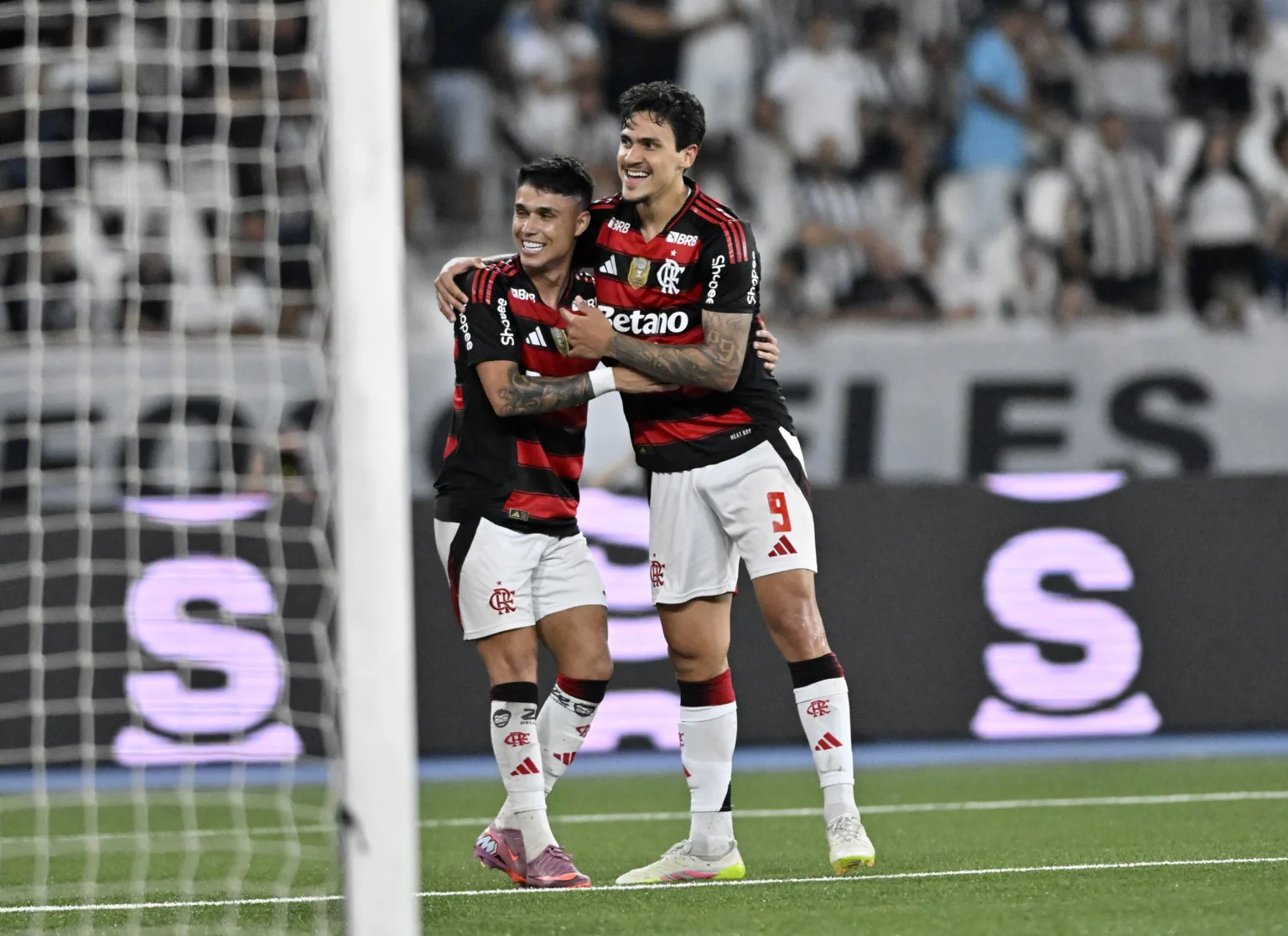 Análise: Flamengo sobressai contra o Botafogo, conquista confiança e permanece na disputa pelo título na véspera da partida decisiva