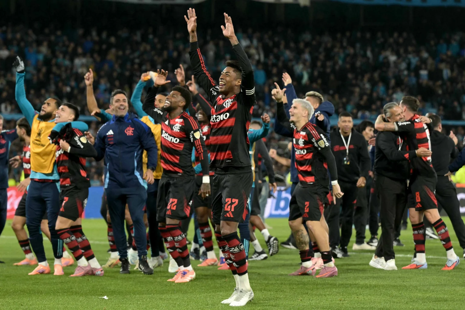 Argentina faz um minuto de silêncio em homenagem ao técnico do Boca Juniors; veja