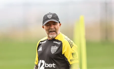 Atenção de Sampaoli: o Atlético-MG prepara-se para o clássico com Veneno em dúvida