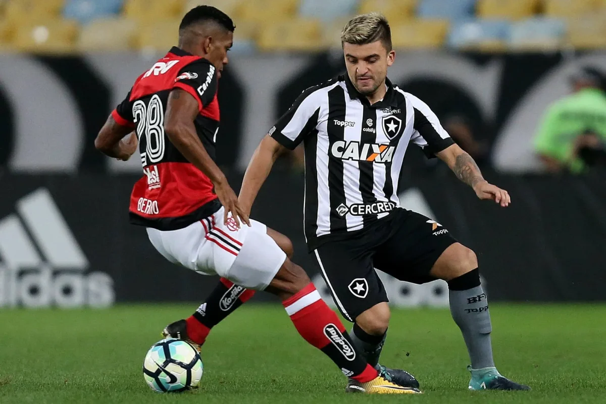 Botafogo x Flamengo: Berrío revela drible que gerou polêmica "Botafogo x Flamengo: Berrío revela drible que gerou polêmica"