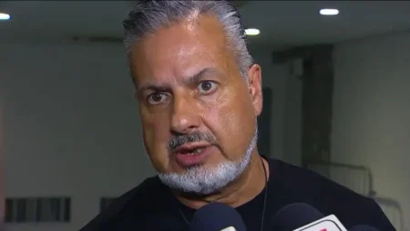 Boto, do Flamengo, provoca Palmeiras sobre arbitragem: "Quem reclama não está habituado a não ser ajudado"