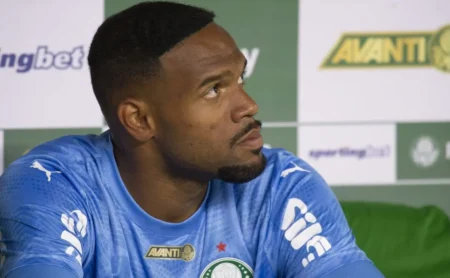 Carlos Miguel exige protagonismo no Palmeiras e revela descontentamento antes de lesão de Weverton