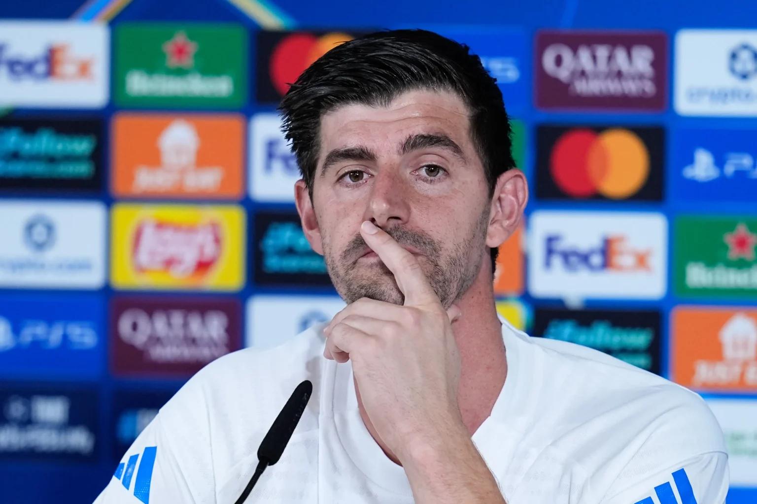 Carvajal e Courtois elevam críticas ao Barça em Miami; Laporta responde: "Deixe o Real Madrid falar"