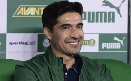 Casagrande destaca Palmeiras psicologicamente superior ao Flamengo para o duelo no Maracanã