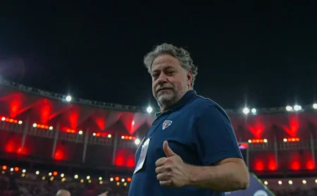 Casares: Projeto do FIP de Cotia Suspenso em Crise e Pressão Política no São Paulo