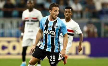 Cláusula contratual da Juventus: o futuro de Arthur no Grêmio em 2026