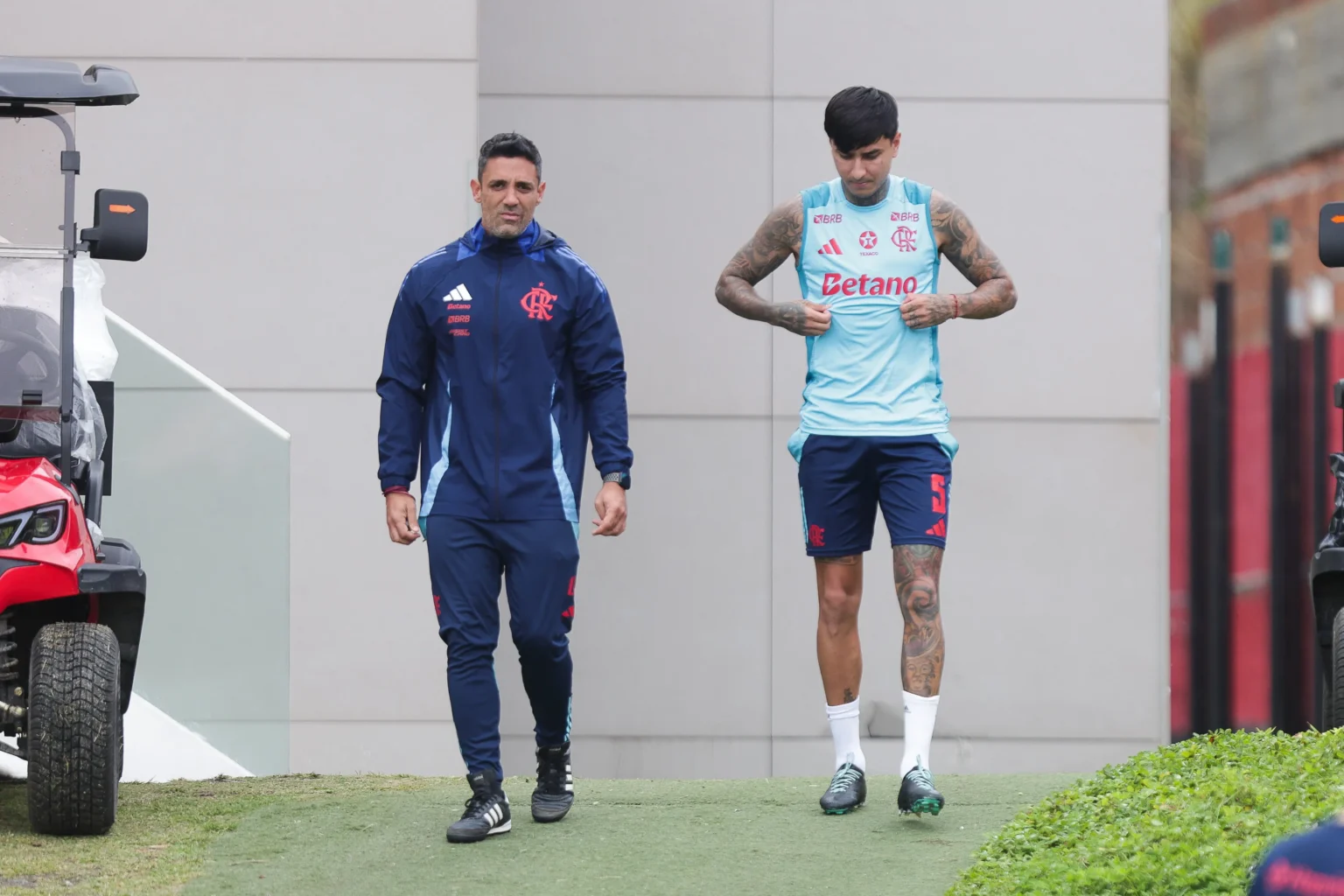 Com Pulgar, a torcida do Flamengo escolhe o time ideal para enfrentar o Botafogo.