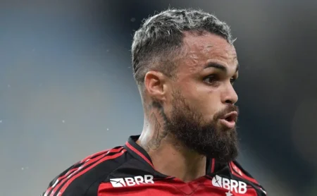 Corinthians decide sobre contratação de Michael e atacante do Flamengo é um dos nomes a serem considerados