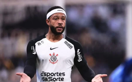 Corinthians não discute renovação com Memphis Depay e oferta na Europa pode dar sinais de saída Corinthians não discute renovação com Memphis Depay e oferta na Europa pode dar sinais de saída