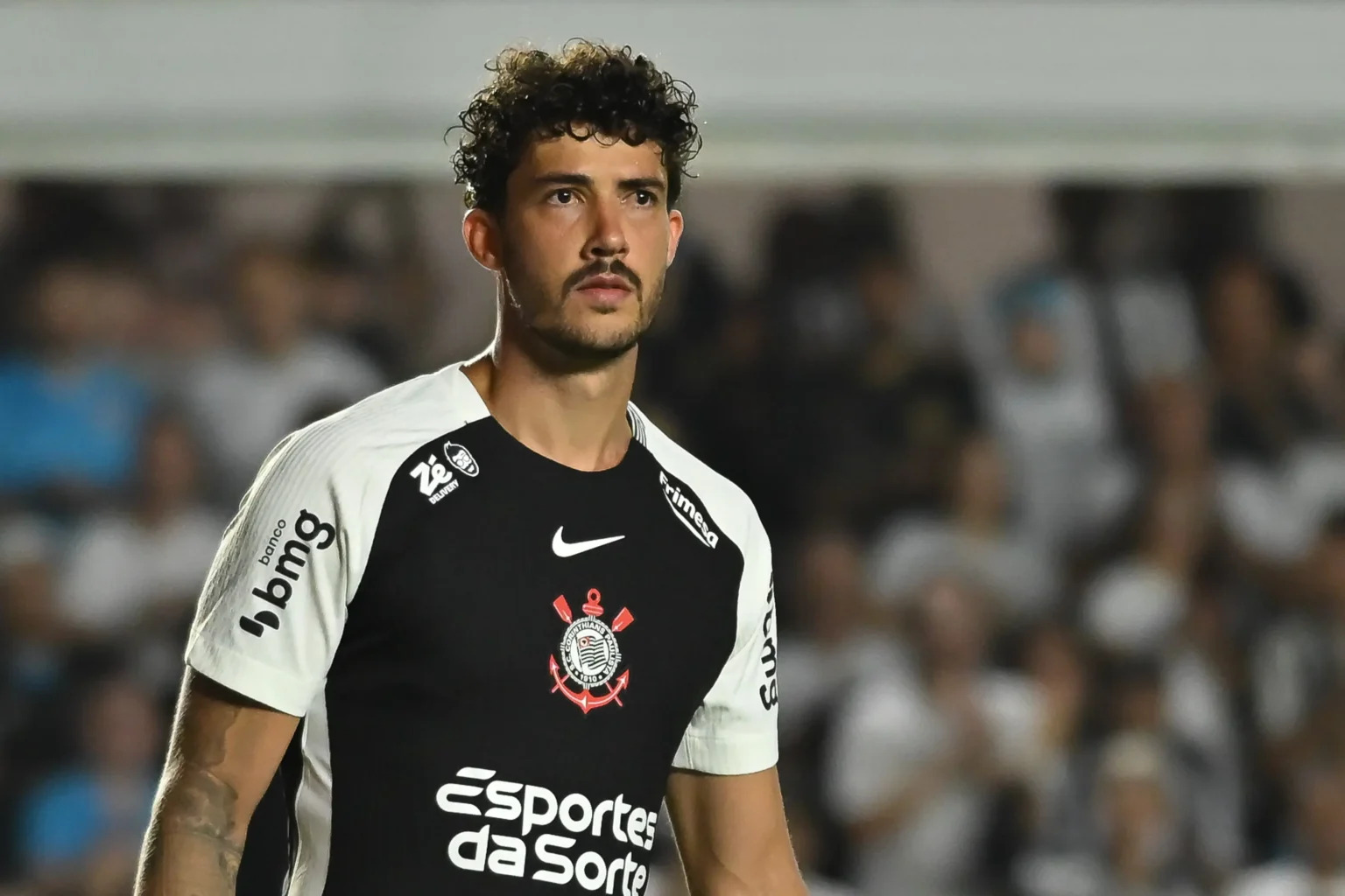 Corinthians perde Gustavo Henrique devido a terceiro cartão amarelo