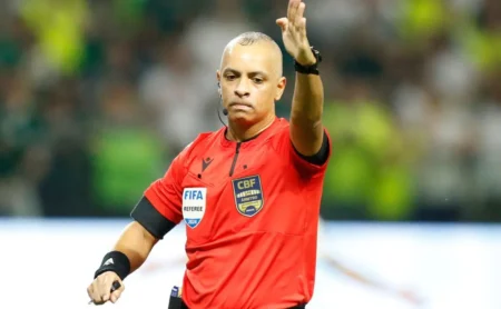 Corinthians altera estratégia de contratações no mercado 2026.