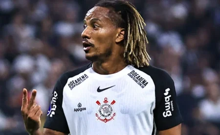 Corinthians Blindado: Carrillo Fica e Clube Aposta em Plena Recuperação Após Assédio Colorido Corinthians Blindado: Carrillo Fica e Clube Aposta em Plena Recuperação Após Assédio Colorido