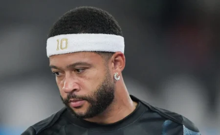 Corinthias não vai renovar contrato com Depay e planeja negociar o atacante a partir de janeiro