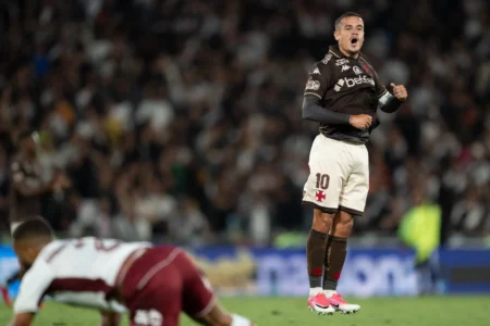 Coutinho impressiona no Vasco e aponta para temporada com mais jogos da carreira aos 33 anos