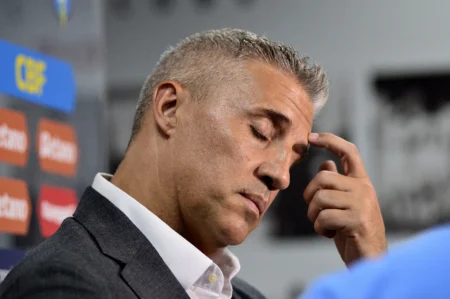 Crespo: Futuro em Aberto no São Paulo