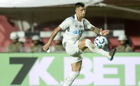 Cristian Olivera Causa Polêmica no Grêmio ao Forçar Transferência e Repercute nas Redes Sociais