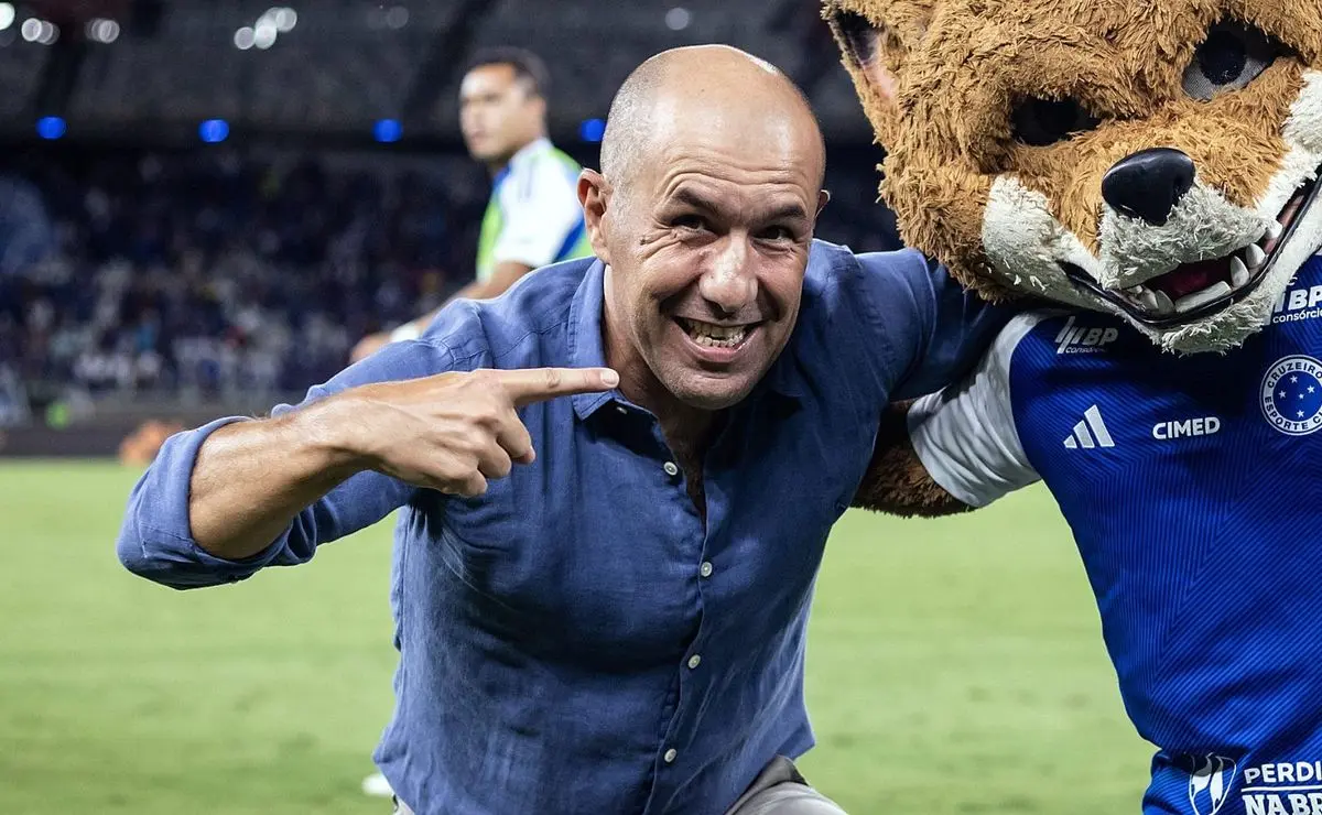 Cruzeiro aguarda Tevez em 2026; Leonardo Jardim comunicado nos bastidores Cruzeiro aguarda Tevez em 2026; Leonardo Jardim comunicado nos bastidores