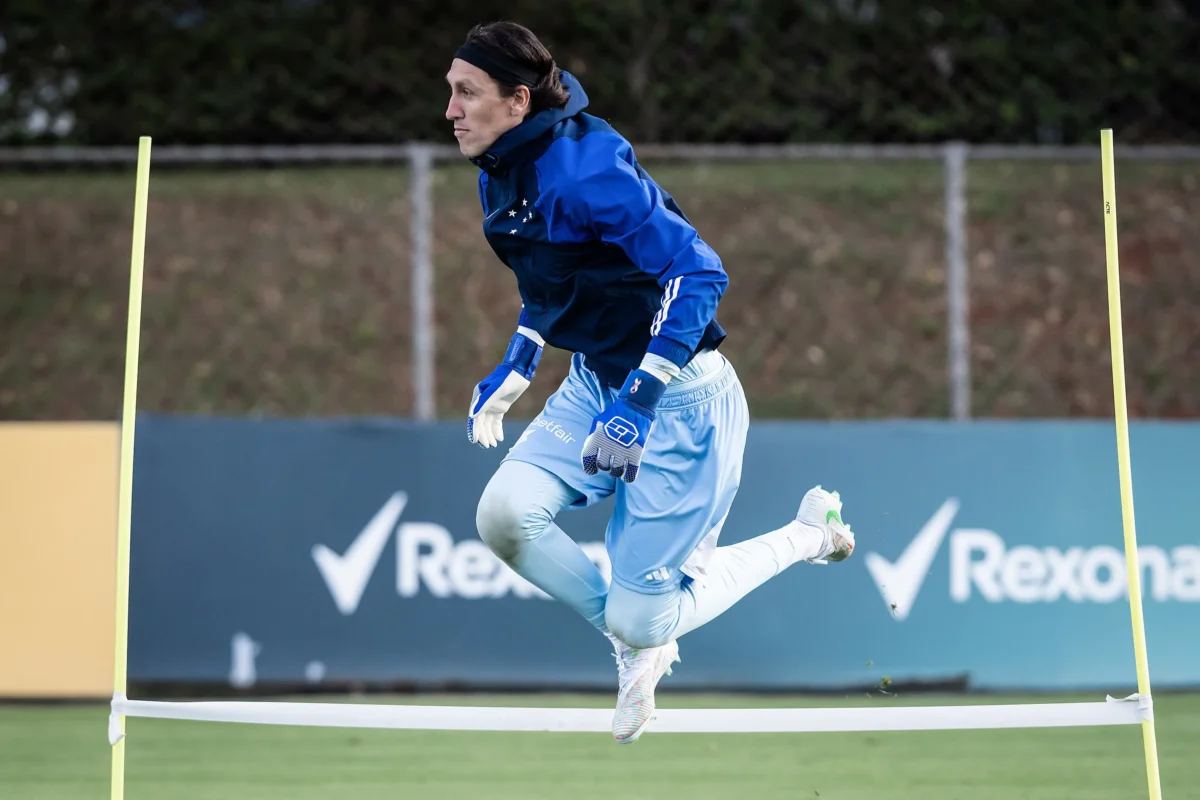 Cruzeiro com reforços: Cássio e mais dois retornam contra Palmeiras, enquanto Jardim aguarda Sinisterra