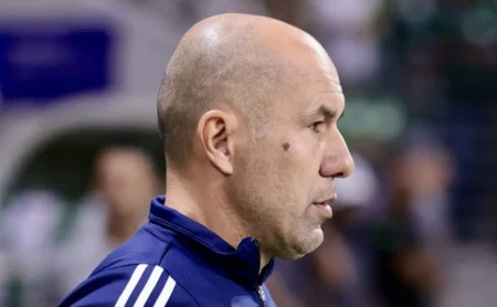 Cruzeiro testa nova dupla de zaga em preparação contra o Vitória