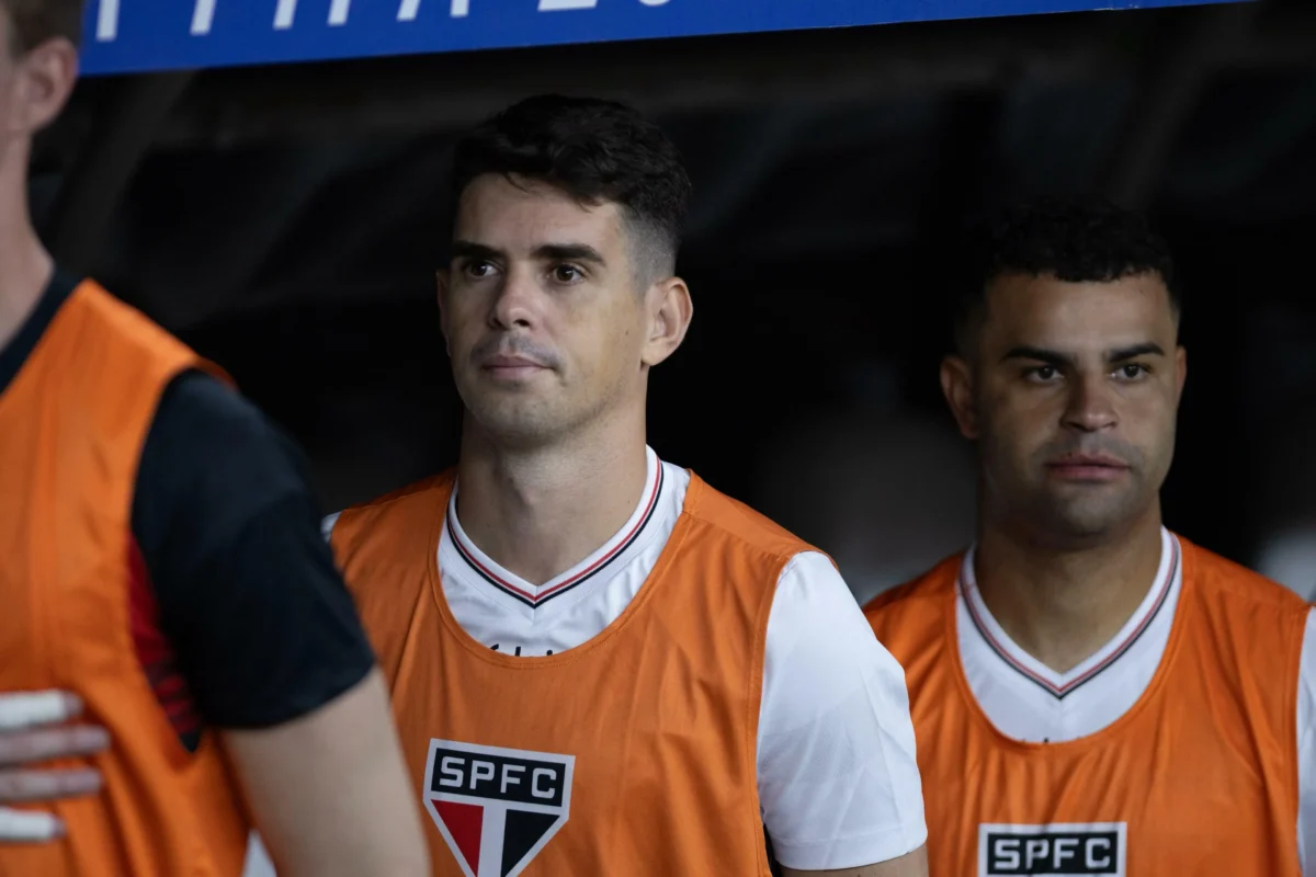 De Goleiro a Atacante: O São Paulo enfrenta um Desafio sem Desfalques em Momento Decisivo do Ano