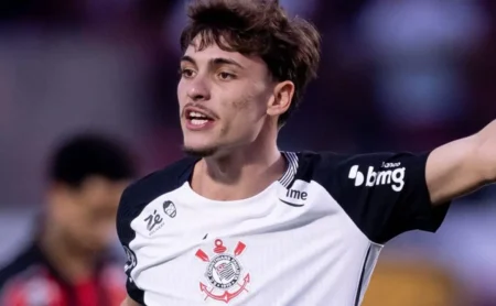 Decisão do staff de Breno Bidon sobre saída do Corinthians aguarda próxima janela