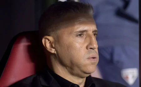 Defesa do São Paulo ruir sob Crespo: Média de gols sofridos dobra após Libertadores