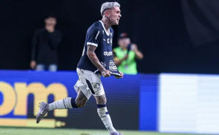 Diego Hernández emprestado pelo Botafogo decide clássico a favor do Remo contra Paysandu Diego Hernández emprestado pelo Botafogo decide clássico a favor do Remo contra Paysandu