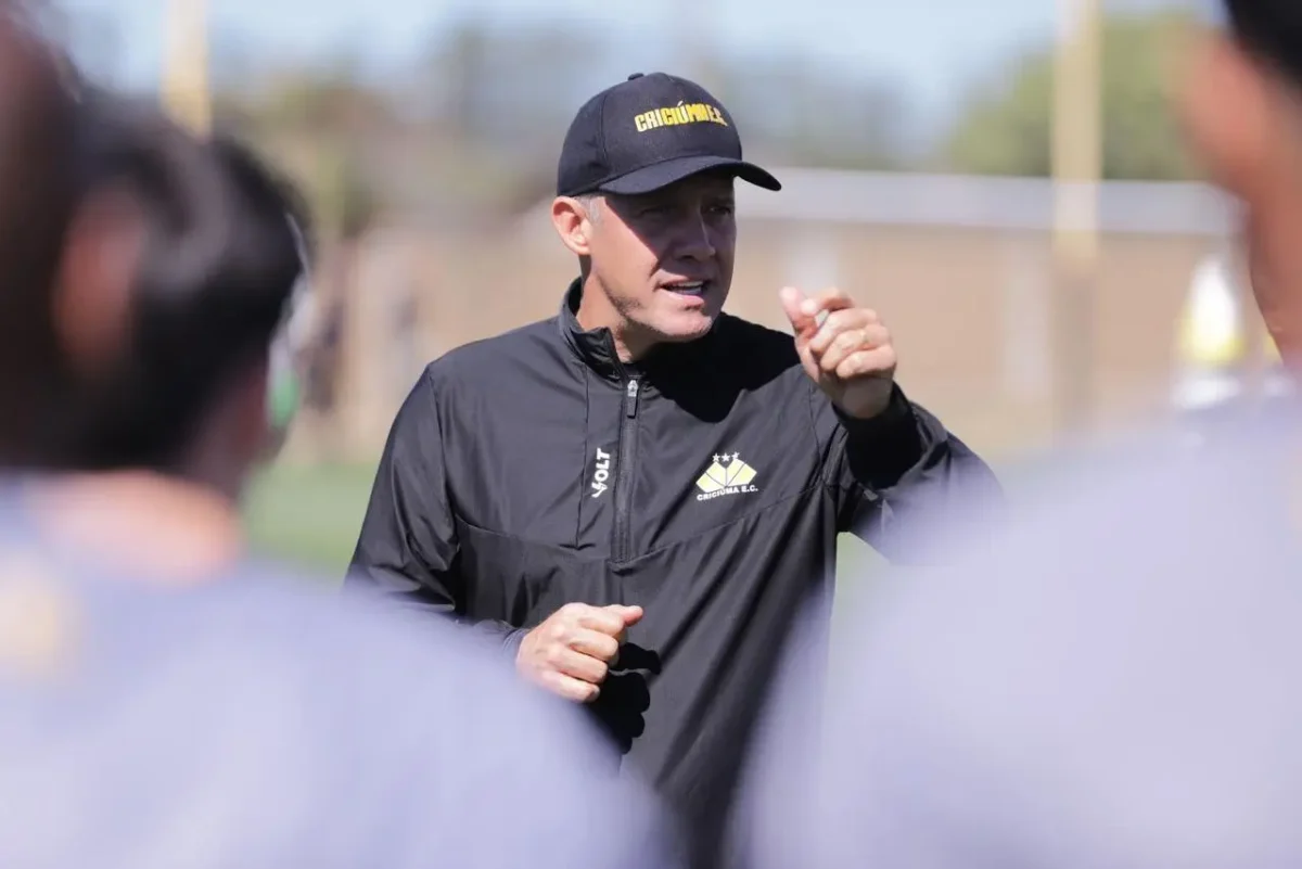 Eduardo Baptista Encaminha Renovação de Contrato com o Criciúma