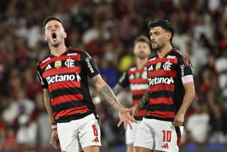 Escalação do Flamengo: Com ausência de Pedro, Plata é cotado para iniciar como titular contra o Fortaleza