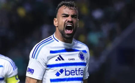 Expulsão de Fabrício Bruno em Palmeiras x Cruzeiro: árbitro explica lance como "impedir um ataque promissor"