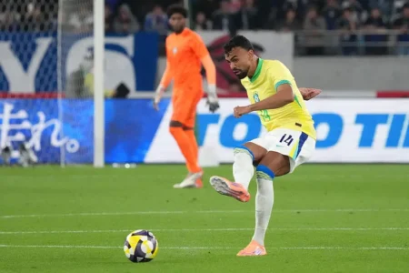 Fabrício Bruno se desculpa por erro na derrota da Seleção: "Peço que as pessoas não sejam covardes".