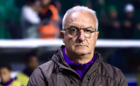 Fagner: Corinthians aguarda Cruzeiro para definir futuro; Dorival Jr. pode contar com o lateral Fagner: Corinthians aguarda Cruzeiro para definir futuro; Dorival Jr. pode contar com o lateral