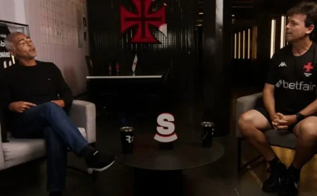 Fernando Diniz brinca: Romário faria 2 mil gols sob seu comando